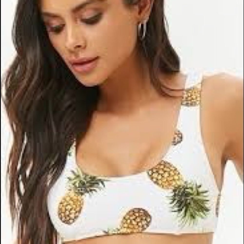 Forever 21 pineapple bikini top size S
